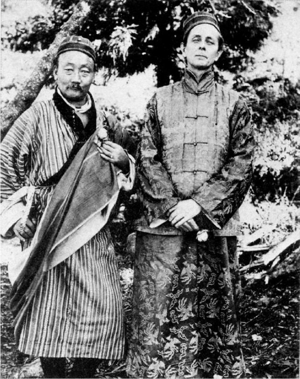 Dr Evans-Wentz (1878-1965) et Lama Dawa Sandup